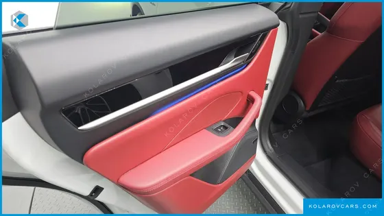 PORSCHE MACAN BASE