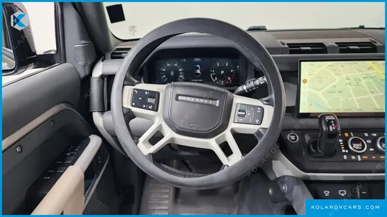 LAND ROVER DEFENDER 110 D300 HSE