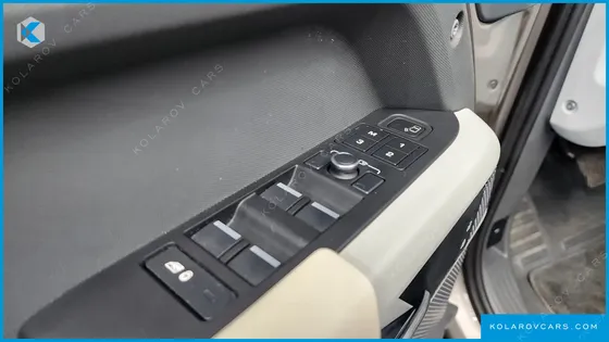 LAND ROVER DEFENDER 110 D300 HSE