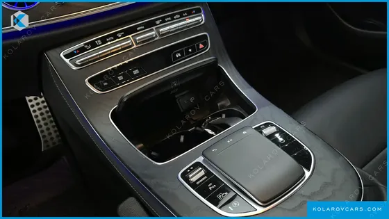 MERCEDES E-CLASS E220D 4MATIC AMG LINE