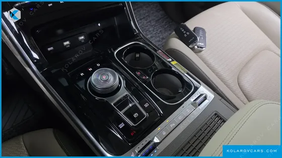 KIA CARNIVAL 7-SEATER HI-LIMOUSINE