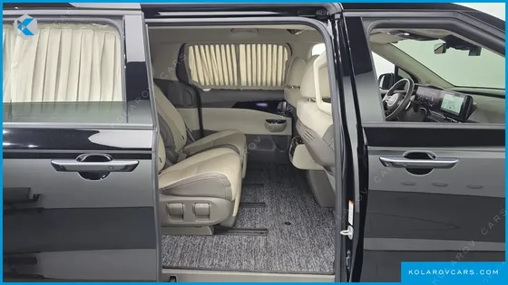 KIA CARNIVAL 7-SEATER HI-LIMOUSINE