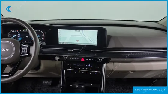 KIA CARNIVAL 7-SEATER HI-LIMOUSINE