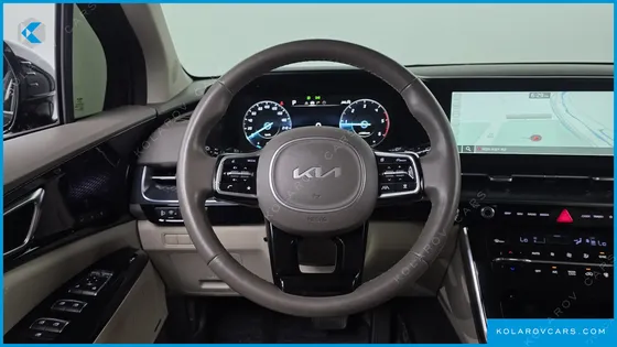 KIA CARNIVAL 7-SEATER HI-LIMOUSINE
