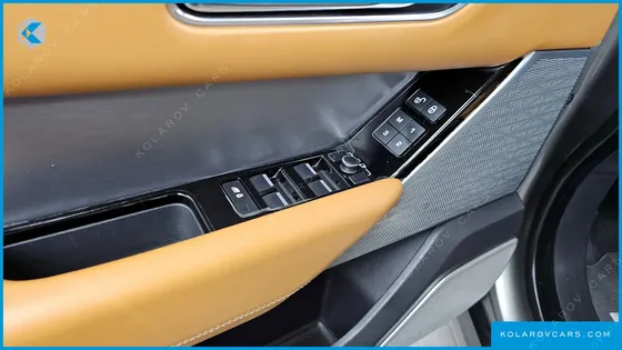LAND ROVER RANGE ROVER VELAR 3.0 D300 R-DYNAMIC HSE