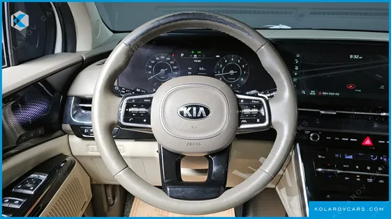 KIA CARNIVAL GASOLINE 7-SEATER HI-LIMOUSINE