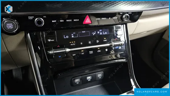 KIA CARNIVAL 9-SEATER HI-LIMOUSINE