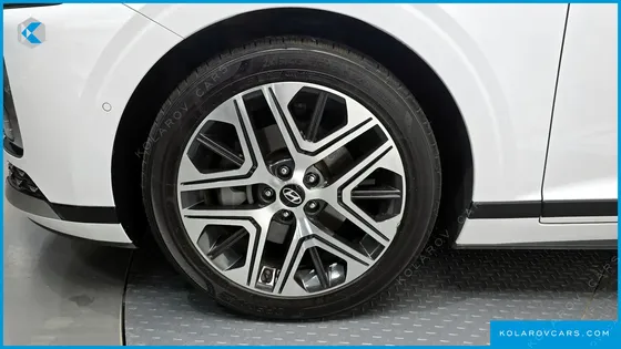 HYUNDAI GRANDEUR 2,5 GASOLINE 2WD