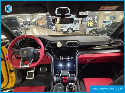 LAMBORGHINI URUS 4.0 V8