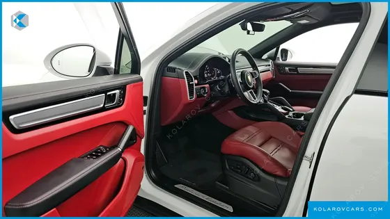 PORSCHE CAYENNE 3.0 COUPE PLATINUM EDITION