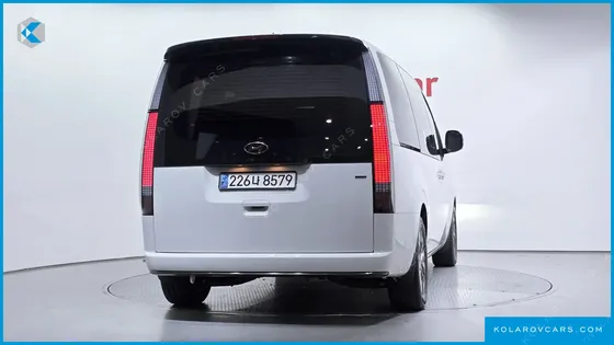 HYUNDAI STARIA 4WD LOUNGE 7-SEATER