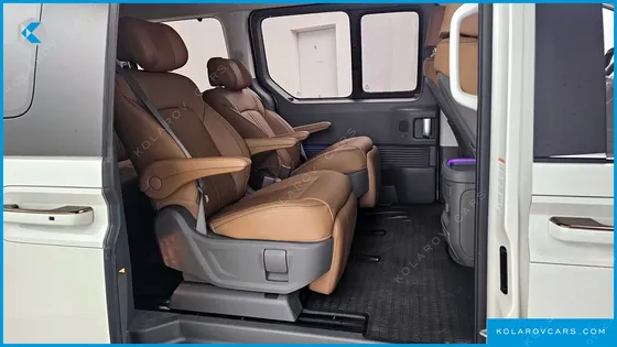 HYUNDAI STARIA 4WD LOUNGE 7-SEATER