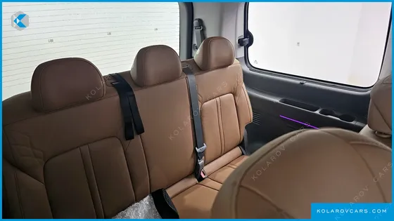HYUNDAI STARIA 4WD LOUNGE 7-SEATER
