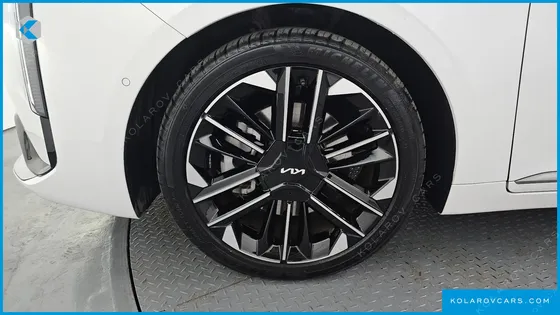 KIA K8 2.5 GASOLINE 2WD