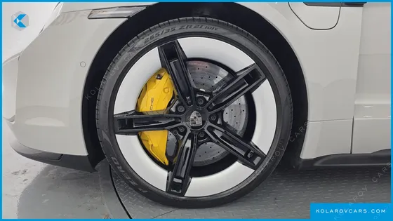 PORSCHE TAYCAN TURBO S
