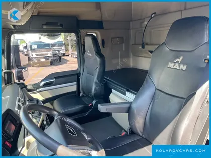 MAN TRUCK CARGO TRUCK 6X2