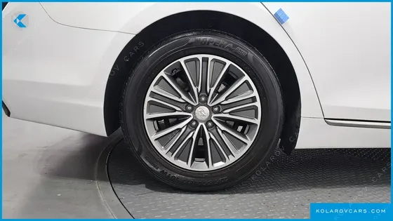 HYUNDAI GRANDEUR PREMIUM