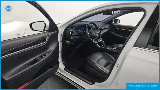 HYUNDAI GRANDEUR PREMIUM