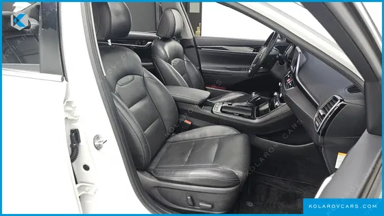 HYUNDAI GRANDEUR PREMIUM