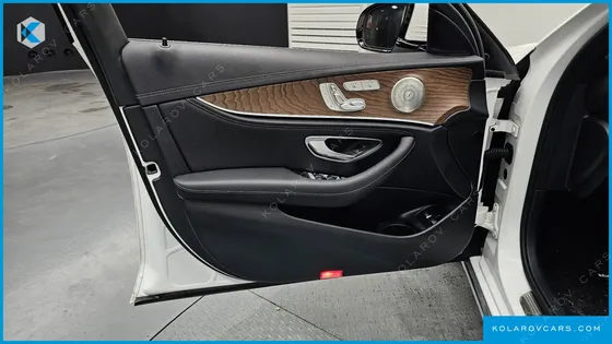 MERCEDES E-CLASS E300E 4MATIC EXCLUSIVE