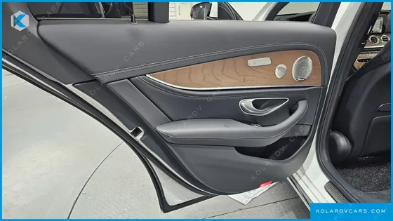 MERCEDES E-CLASS E300E 4MATIC EXCLUSIVE