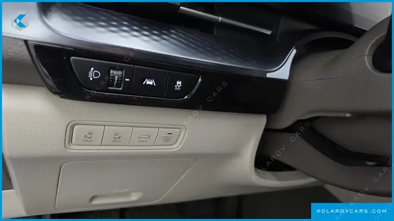 KIA CARNIVAL 9-SEATER HI-LIMOUSINE