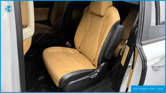 KIA CARNIVAL 9-SEATER SIGNATURE