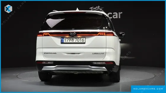 KIA CARNIVAL GASOLINE 7-SEATER SIGNATURE