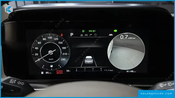 KIA CARNIVAL GASOLINE 7-SEATER SIGNATURE