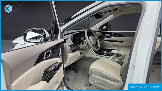 KIA CARNIVAL GASOLINE 7-SEATER SIGNATURE