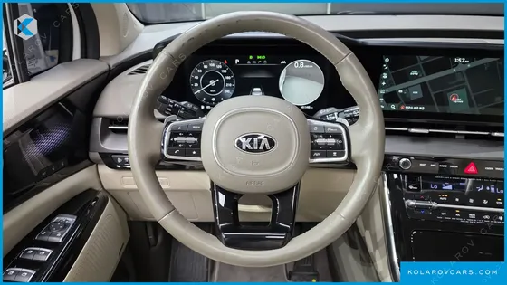 KIA CARNIVAL GASOLINE 7-SEATER SIGNATURE