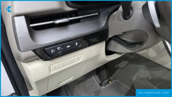 KIA CARNIVAL GASOLINE 7-SEATER SIGNATURE