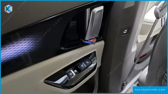 KIA CARNIVAL GASOLINE 7-SEATER SIGNATURE
