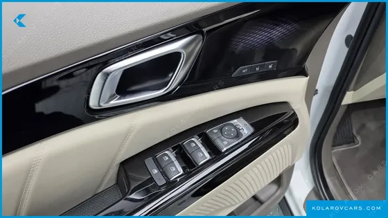 KIA CARNIVAL GASOLINE 7-SEATER SIGNATURE