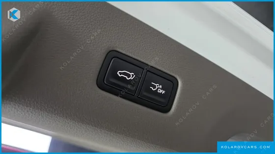 KIA CARNIVAL GASOLINE 7-SEATER SIGNATURE