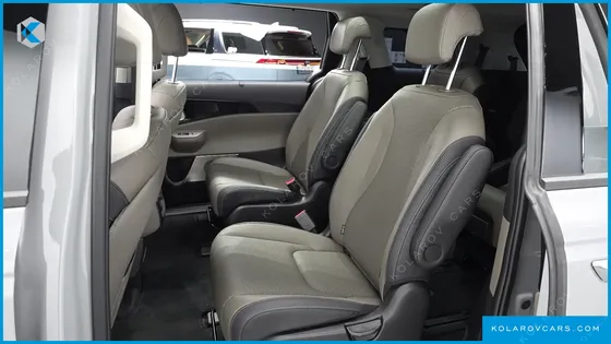 KIA CARNIVAL 9-SEATER GRAVITY