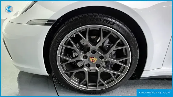 PORSCHE 911 CARRERA 4