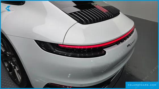 PORSCHE 911 CARRERA 4