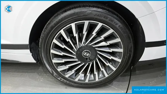 HYUNDAI GRANDEUR CALLIGRAPHY