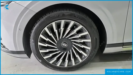 HYUNDAI GRANDEUR 2,5 GASOLINE 2WD