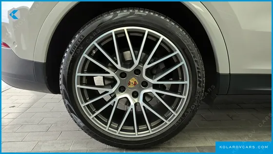 PORSCHE CAYENNE 3.0 PLATINUM EDITION
