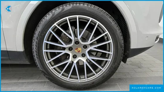 PORSCHE CAYENNE 3.0 PLATINUM EDITION
