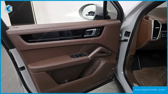 PORSCHE CAYENNE 3.0 PLATINUM EDITION