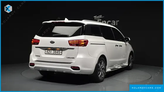 KIA CARNIVAL 7-SEATER LIMOUSINE