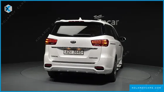 KIA CARNIVAL 7-SEATER LIMOUSINE
