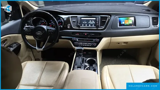KIA CARNIVAL 7-SEATER LIMOUSINE