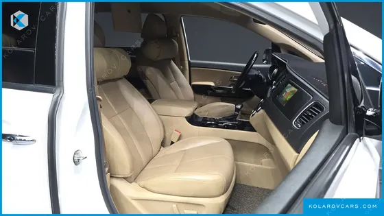 KIA CARNIVAL 7-SEATER LIMOUSINE