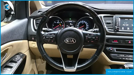 KIA CARNIVAL 7-SEATER LIMOUSINE