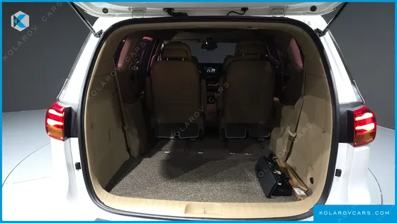 KIA CARNIVAL 7-SEATER LIMOUSINE