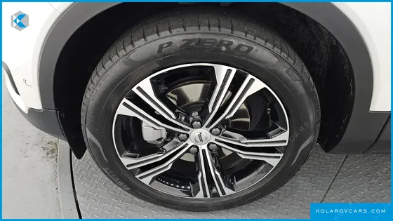 VOLVO XC40 B4 INSCRIPTION